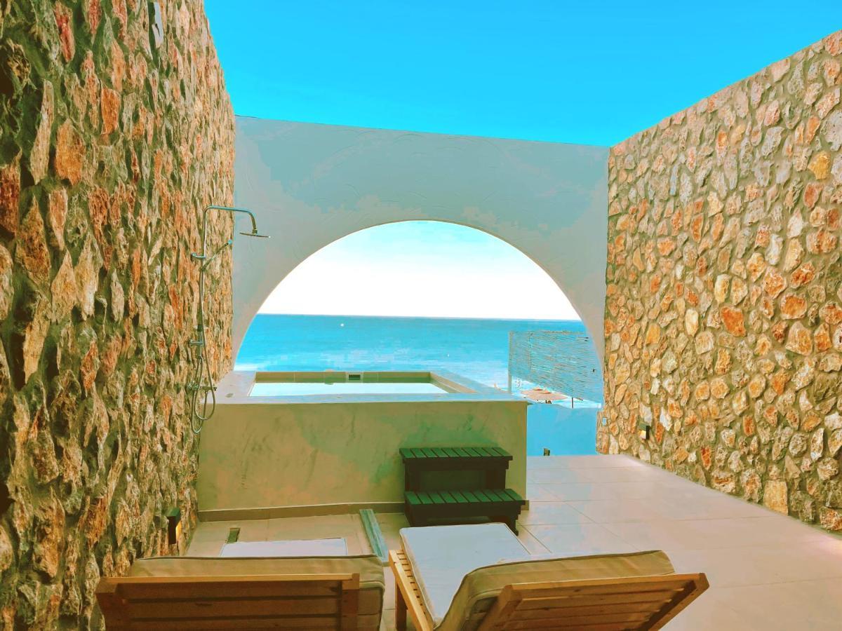 Delfini Beach 3*