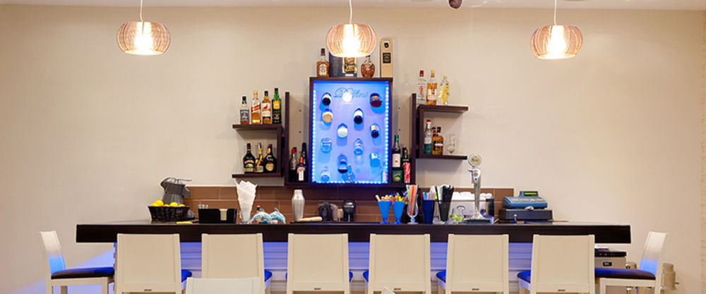 Delfini Beach Hotel 3*
